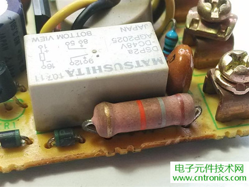 漏電保護(hù)器拆解:結(jié)構(gòu)有差異,做工不錯(cuò)