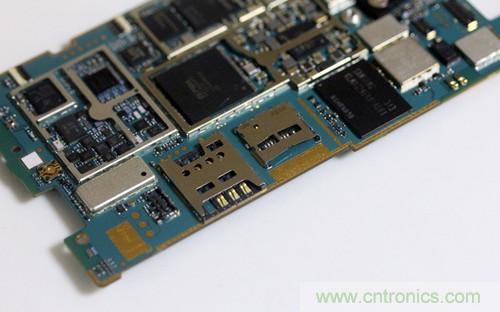 拆解4G新機(jī)索尼M35t:用料十足,易于維修