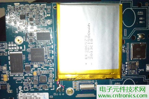 不怕摔的電紙書！一款柔性屏電子書閱讀器拆解