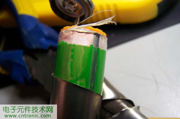 筆記本電池拆解，探秘電池內(nèi)部結(jié)構(gòu)