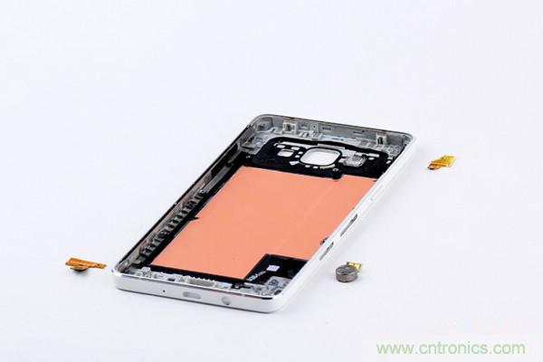 拆解狂魔荼毒新機三星金屬Galaxy A5，看槽點在何方？