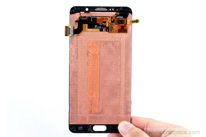 Galaxy Note5拆解，與S系列差距日漸模糊