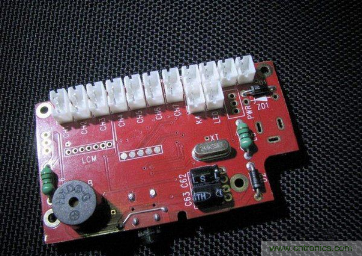 無人機(jī) DIY 制作全過程，酷得不要不要的！