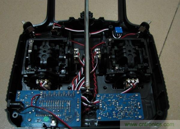 無人機(jī) DIY 制作全過程，酷得不要不要的！