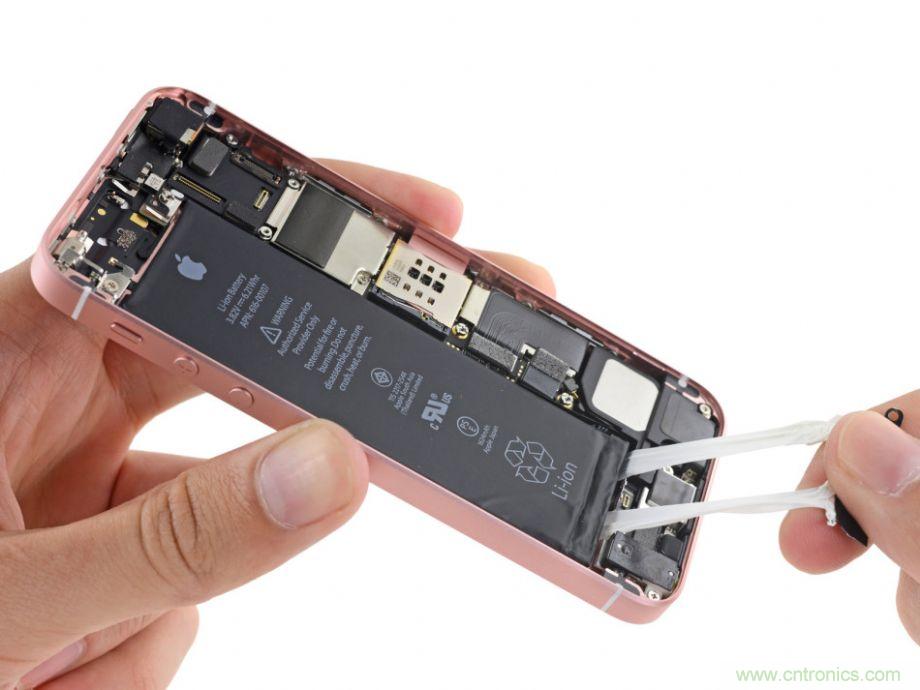 有什么地方沒有變？iPhone SE真機拆解